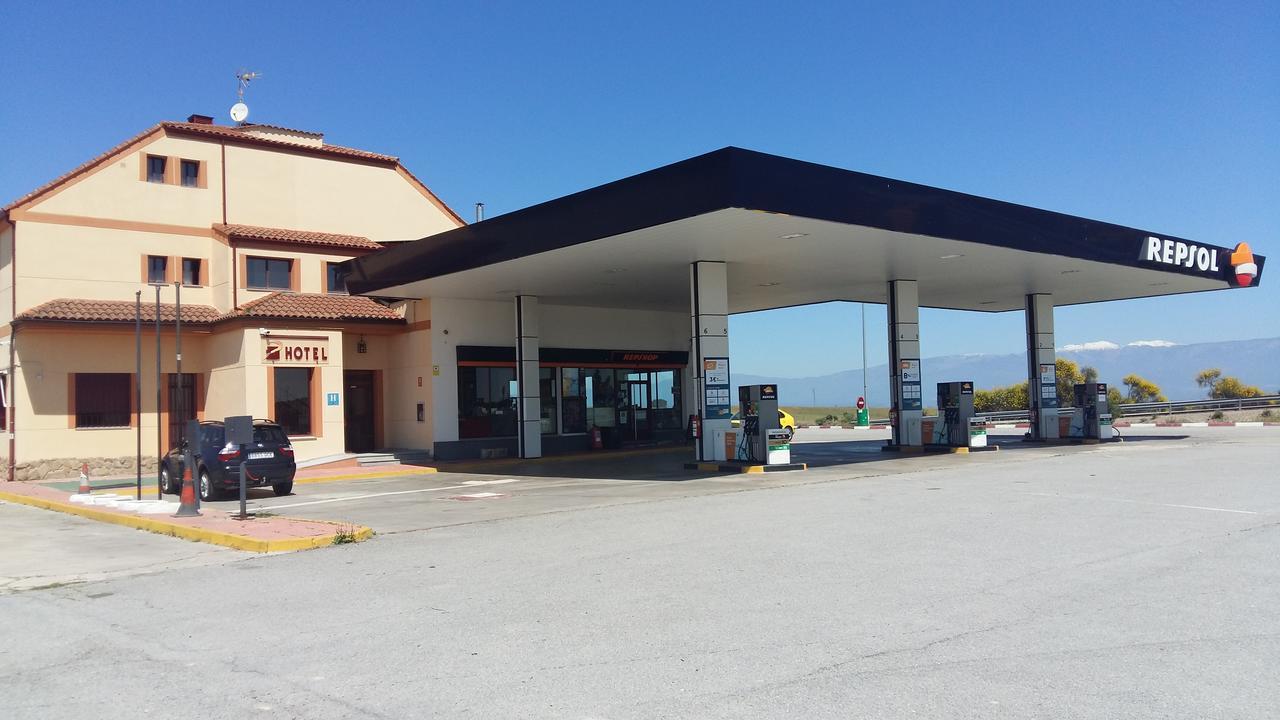 Area De Servicio Los Cerrillos Peraleda de la Mata المظهر الخارجي الصورة