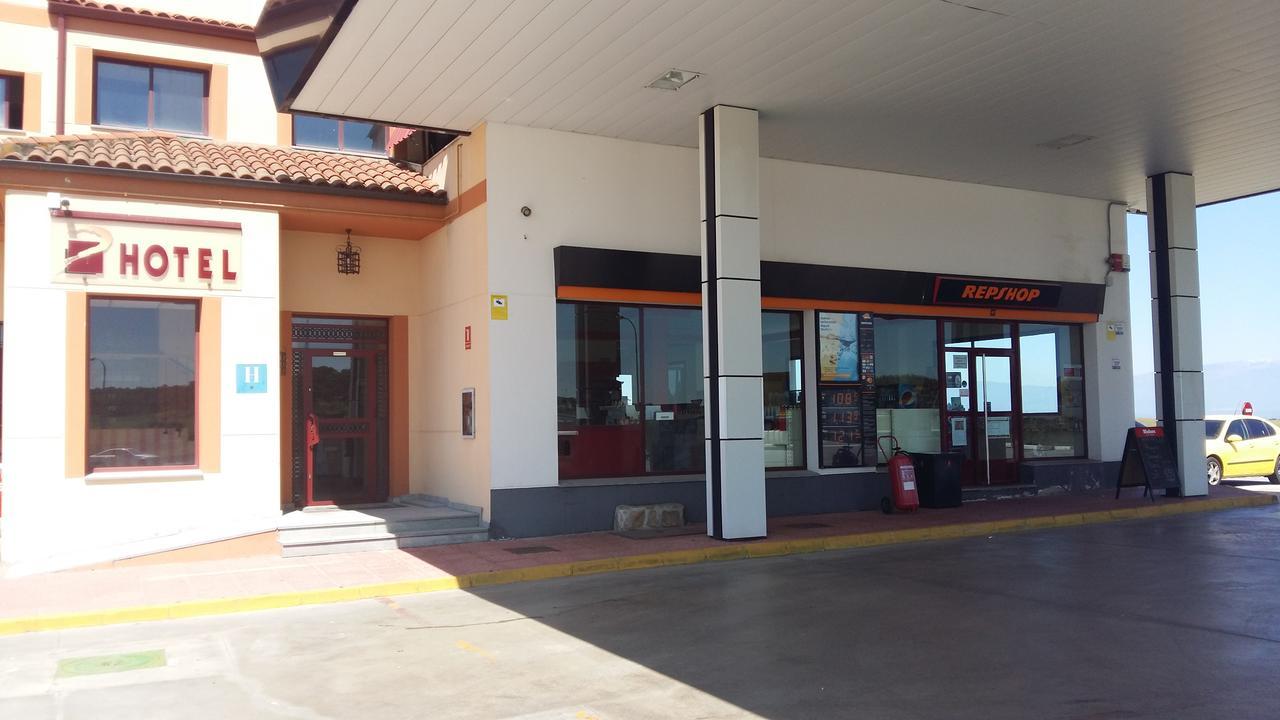 Area De Servicio Los Cerrillos Peraleda de la Mata المظهر الخارجي الصورة
